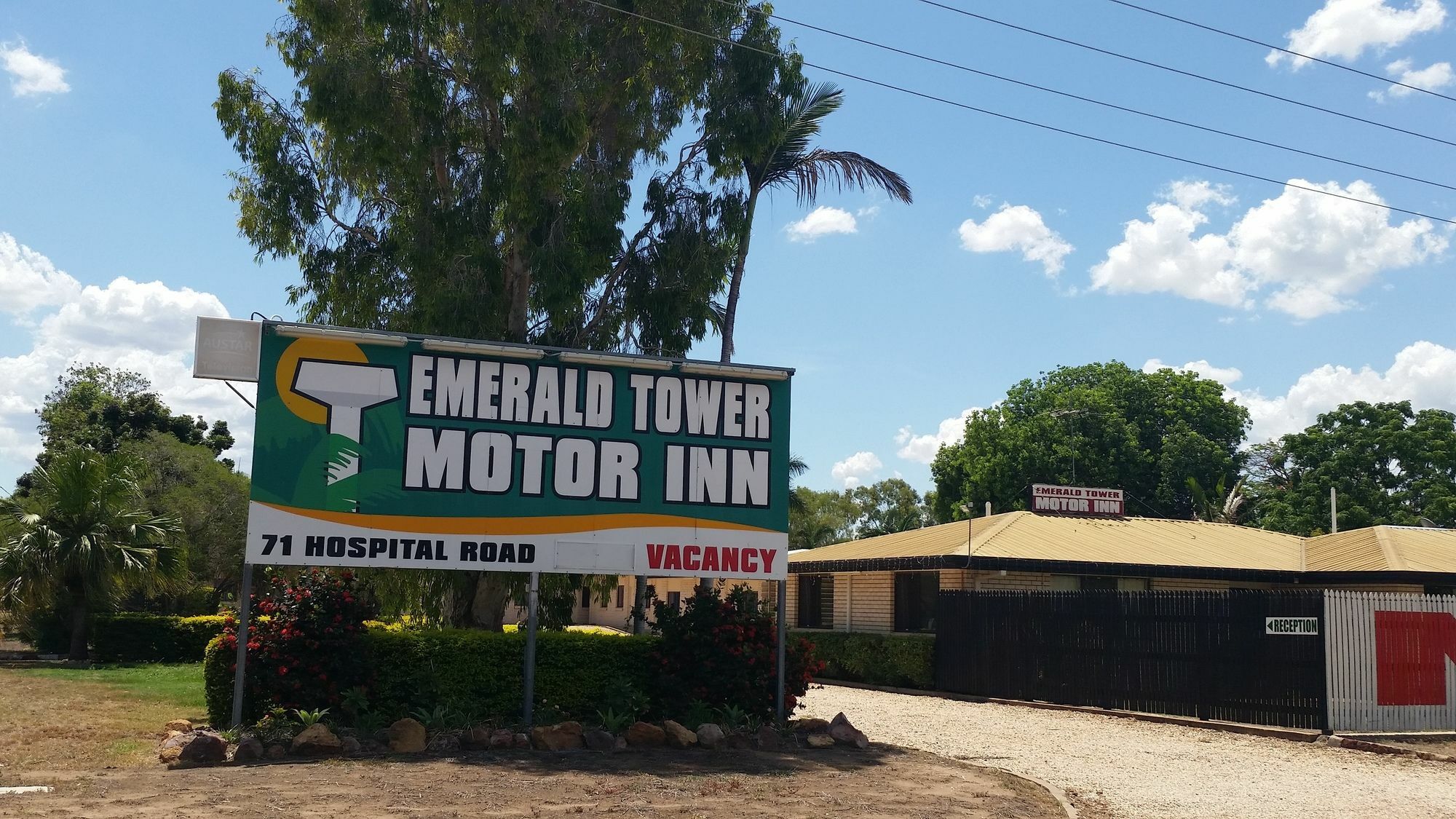 Emerald Tower Motor Inn Exterior foto